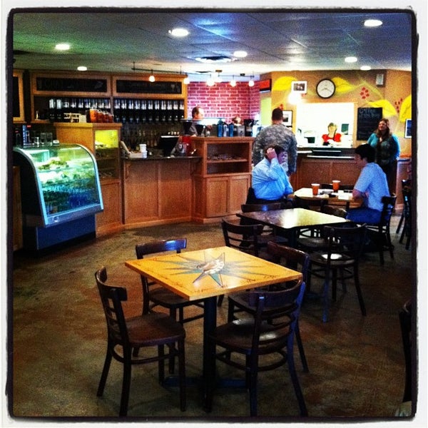 Foto scattata a Java Jacks Coffee House da Josh H. il 11/16/2011