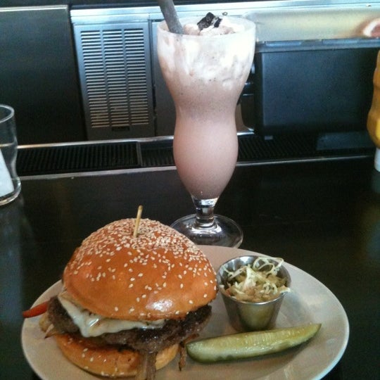 Photo taken at Go Burger by b3LOE on 2/26/2011