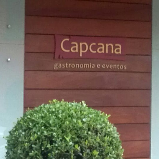 รูปภาพถ่ายที่ Capcana Gastronomia โดย José Luiz เมื่อ 10/29/2011