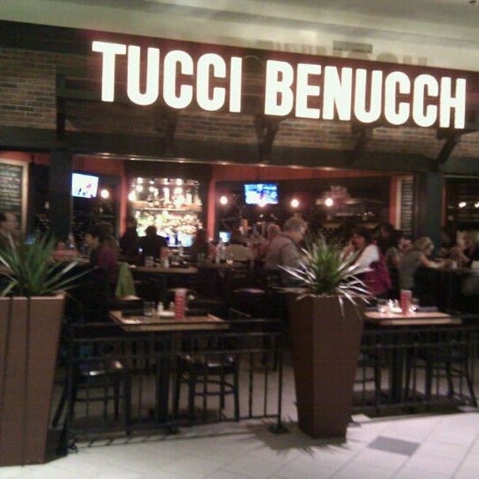 รูปภาพถ่ายที่ Tucci Benucch โดย Brett S. เมื่อ 12/30/2010