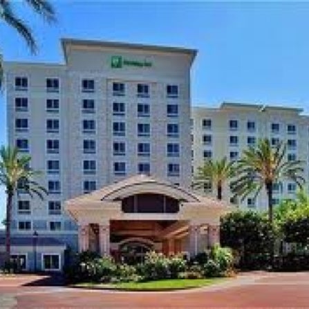Снимок сделан в Holiday Inn Anaheim-Resort Area пользователем Carlos Edmur L. 6/14/2012