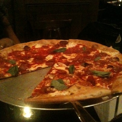 Foto diambil di Antika Restaurant &amp; Pizzeria oleh T-Dog N. pada 2/8/2011