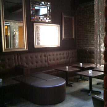 6/9/2012にJeffrey S.がCove Loungeで撮った写真