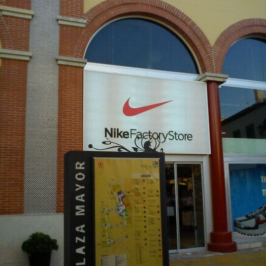 rima pobre Adiccion Nike Factory Store - Plaza Mayor - 17 tips