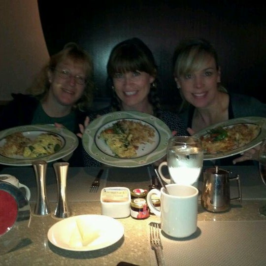 Das Foto wurde bei Aria Restaurant and Bar von Ginger B. am 9/18/2011 aufgenommen