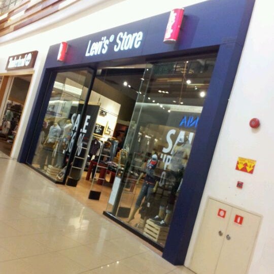 levis aeon bukit tinggi
