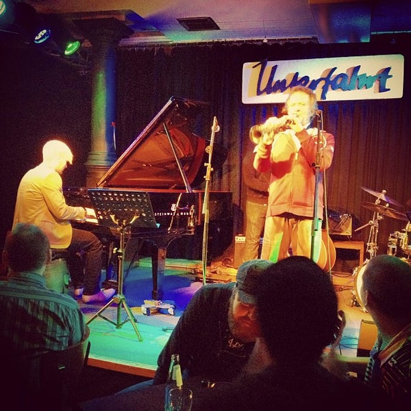 2/19/2012 tarihinde Philippziyaretçi tarafından Jazzclub Unterfahrt'de çekilen fotoğraf