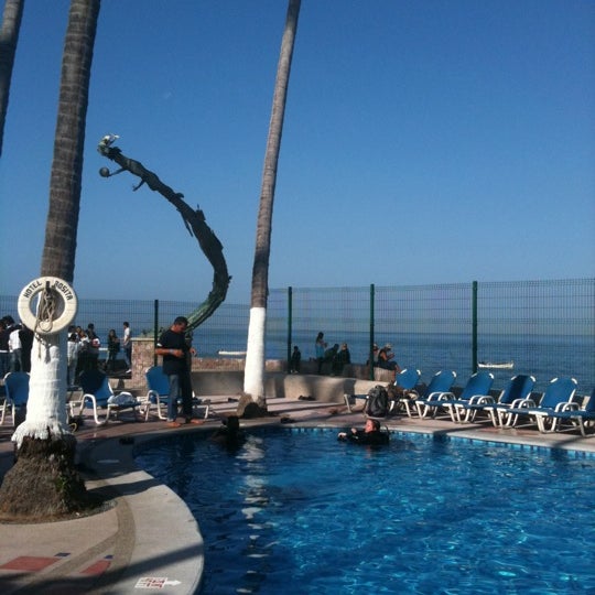 Rico desayuno en  Hotel Rosita  disfrutando la hermosa vista bahía !!!
