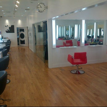 7/30/2012にMontana C.がYGallery Hair Salon Sohoで撮った写真