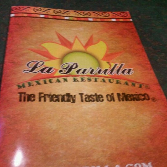 Foto tirada no(a) La Parrilla Mexican Restaurant por Jared W. em 9/22/2011