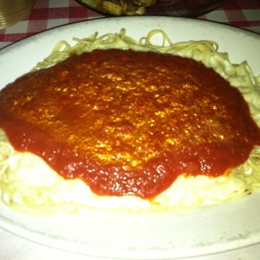 Photo taken at Mama Louisa&#39;s Italian Restaurant by Priscilla F. on 3/28/2011
