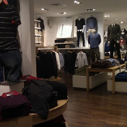gap store in burjuman