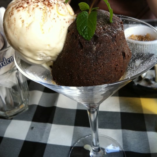 Stella Artois n molten lava choco cake, a nice combination to cool yrself given the hot weather..