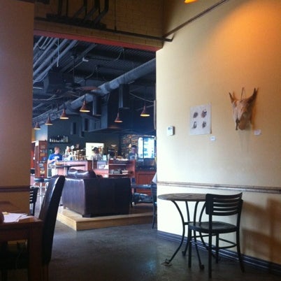 Foto diambil di Mo&#39;Joe Coffee House oleh Lauren Anne pada 7/20/2012