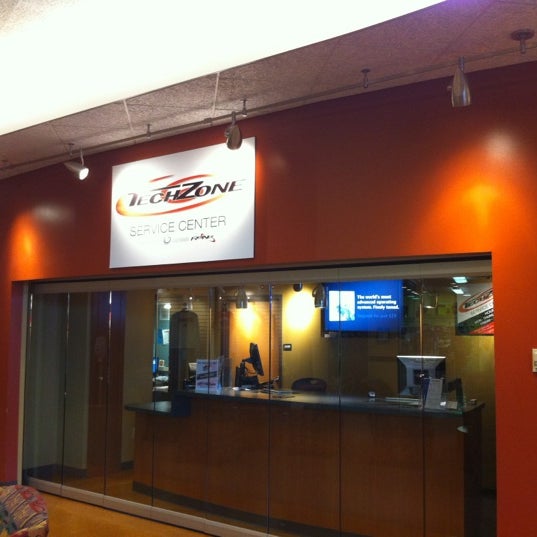 12/23/2011にJason B.がTechZone Service Centerで撮った写真