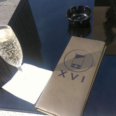 6/14/2012 tarihinde Sarah T.ziyaretçi tarafından XVI Lounge NYC'de çekilen fotoğraf
