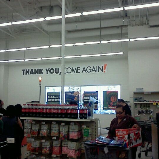 Big Lots Big Box Store in Lakewood Mutual