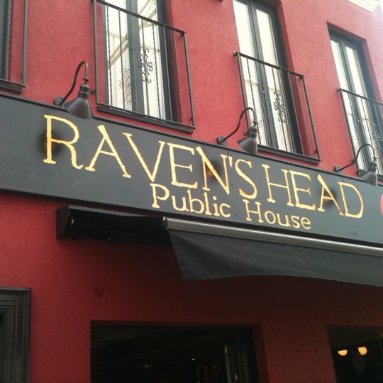 รูปภาพถ่ายที่ Raven&#39;s Head Public House โดย Edward C. เมื่อ 9/22/2011
