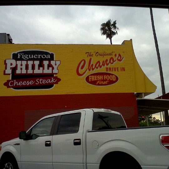 Foto diambil di Figueroa Philly Cheese Steak oleh Chris O. pada 4/25/2012