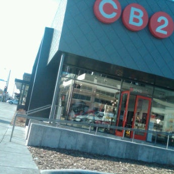 Foto diambil di CB2 oleh LMJ pada 2/4/2012