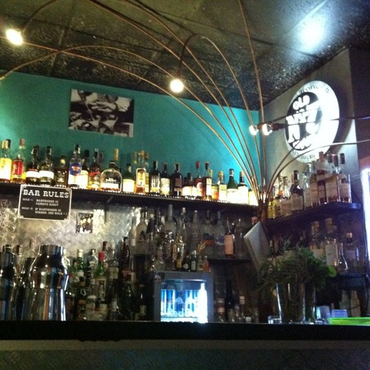 4/21/2012にRoberta MがThe Balance Cocktail Barで撮った写真