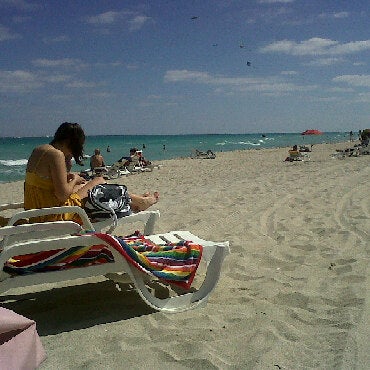 รูปภาพถ่ายที่ Cabana Beach Club โดย Amanda O. เมื่อ 3/13/2011