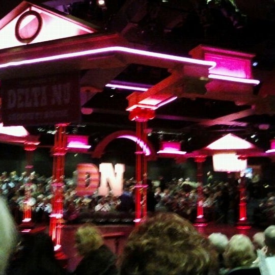 Foto tomada en Marriott Theater  por Contrapuntist el 2/5/2012