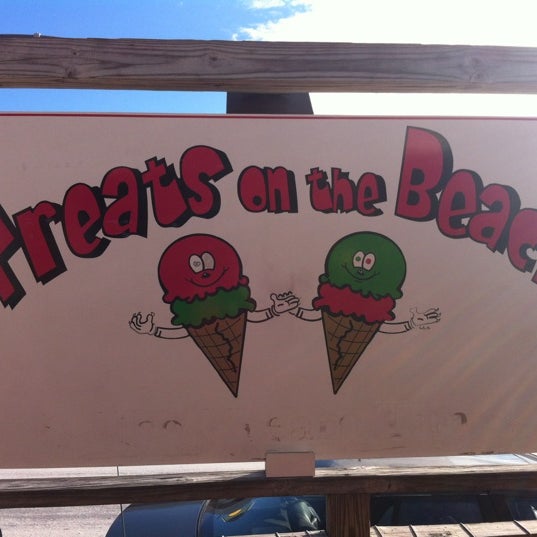 Photo taken at Treats on the Beach by Breelyn S. on 12/30/2011