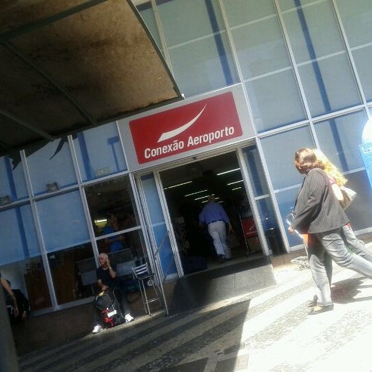 รูปภาพถ่ายที่ Conexão Aeroporto โดย Ismael C. เมื่อ 8/25/2011