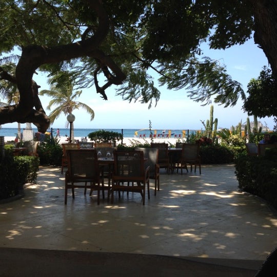 Das Foto wurde bei Tamacá Beach Resort Hotel von Javier B. am 2/24/2012 aufgenommen