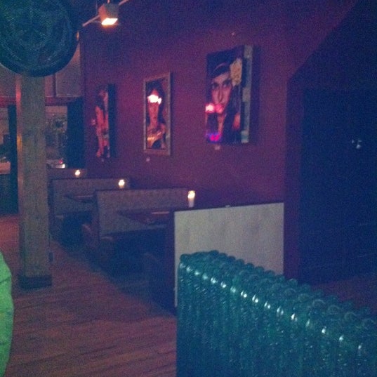 3/4/2011にGriffin R.がBare Bones Cafe &amp; Barで撮った写真