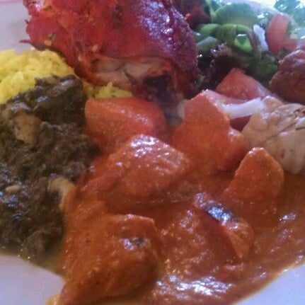 Das Foto wurde bei India&#39;s Tandoori Halal Restaurant von Eric R. am 11/12/2011 aufgenommen