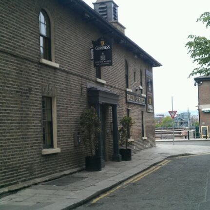 รูปภาพถ่ายที่ Harbour Master Bar &amp; Restaurant โดย Paddy O. เมื่อ 5/27/2011