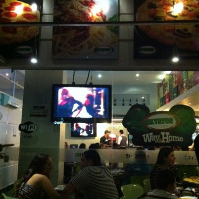 Photo taken at Salvator&#39;s Pizza by Rodrigo G. on 7/29/2012