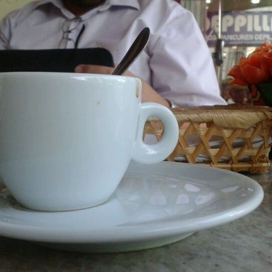 Photo taken at Cafeteria Maia by Gustavo C. on 3/22/2012