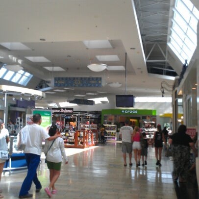crocs miami international mall