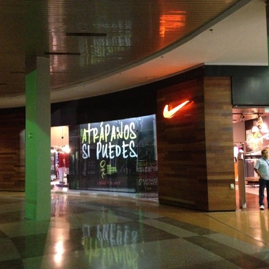 Nike Store - El Rosal - 5 de visitantes