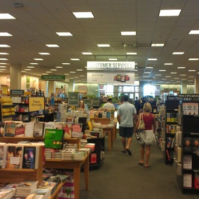 Barnes Noble 14572 Sw 5th St