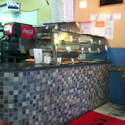 รูปภาพถ่ายที่ Proto&#39;s Pizza โดย Cara K. เมื่อ 9/6/2012