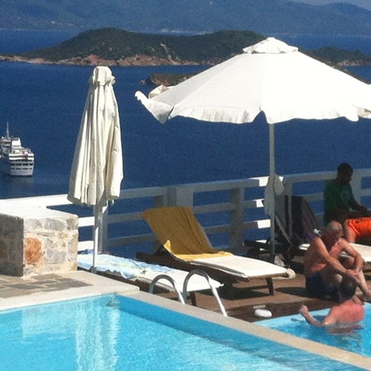 8/29/2012 tarihinde Antonios M.ziyaretçi tarafından Kivo Art Hotel &amp; Suites Skiathos'de çekilen fotoğraf
