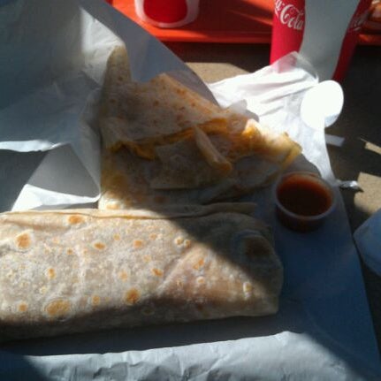 2/9/2012にRonnie M.がRoberto&#39;s Mexican Foodで撮った写真