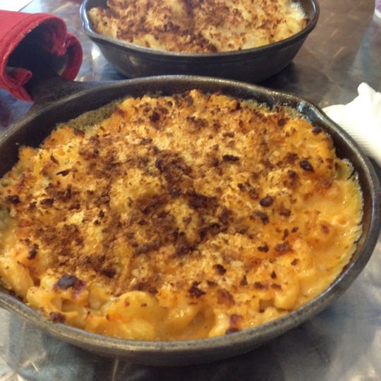 6/30/2012에 Remy C.님이 Cheese-ology Macaroni &amp; Cheese에서 찍은 사진