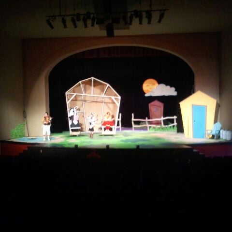 Foto tirada no(a) Magik Theatre por Pam D. em 3/29/2012