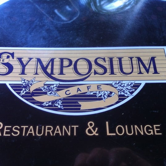 Das Foto wurde bei Symposium Cafe Restaurant Milton von Steve R. am 7/2/2012 aufgenommen
