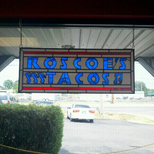 Foto tirada no(a) Roscoe&#39;s Tacos por Jason P. em 7/7/2012