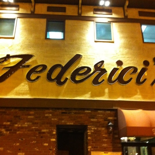 รูปภาพถ่ายที่ Federici&#39;s Family Restaurant โดย Paul B. เมื่อ 4/14/2012