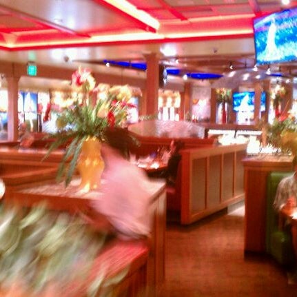 Photo taken at Sizzler by Fentriss W. on 4/30/2012