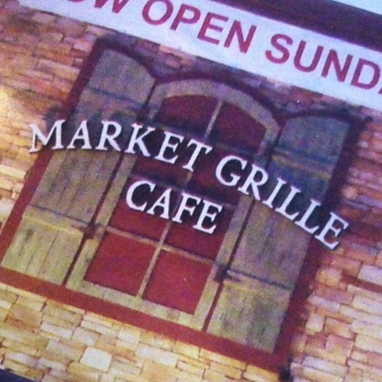Foto diambil di Market Grille Cafe oleh Jon D. pada 3/3/2012