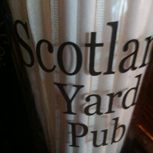 7/1/2012 tarihinde Terry O.ziyaretçi tarafından Scotland Yard Pub'de çekilen fotoğraf
