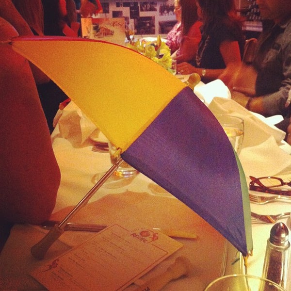 รูปภาพถ่ายที่ Circus Restaurante โดย Susan C. เมื่อ 8/31/2012